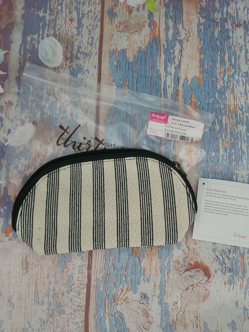 thirty one Half Moon Pouch In Stiches Weave New